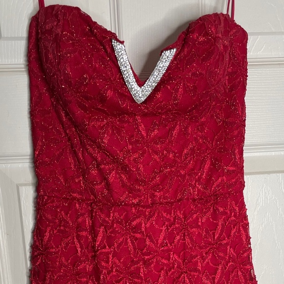 Love Reign Dresses & Skirts - EUC! Love Reign Junior Size 5 Red Lace Party Dress Short Homecoming Prom Wedding